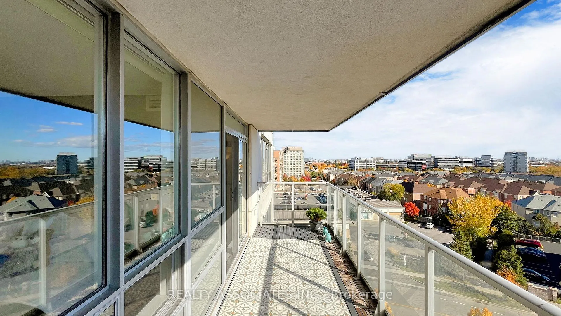Photo 4 of Unit 906, 88 Times Avenue, Markham, Commerce Valley — HOMEH
