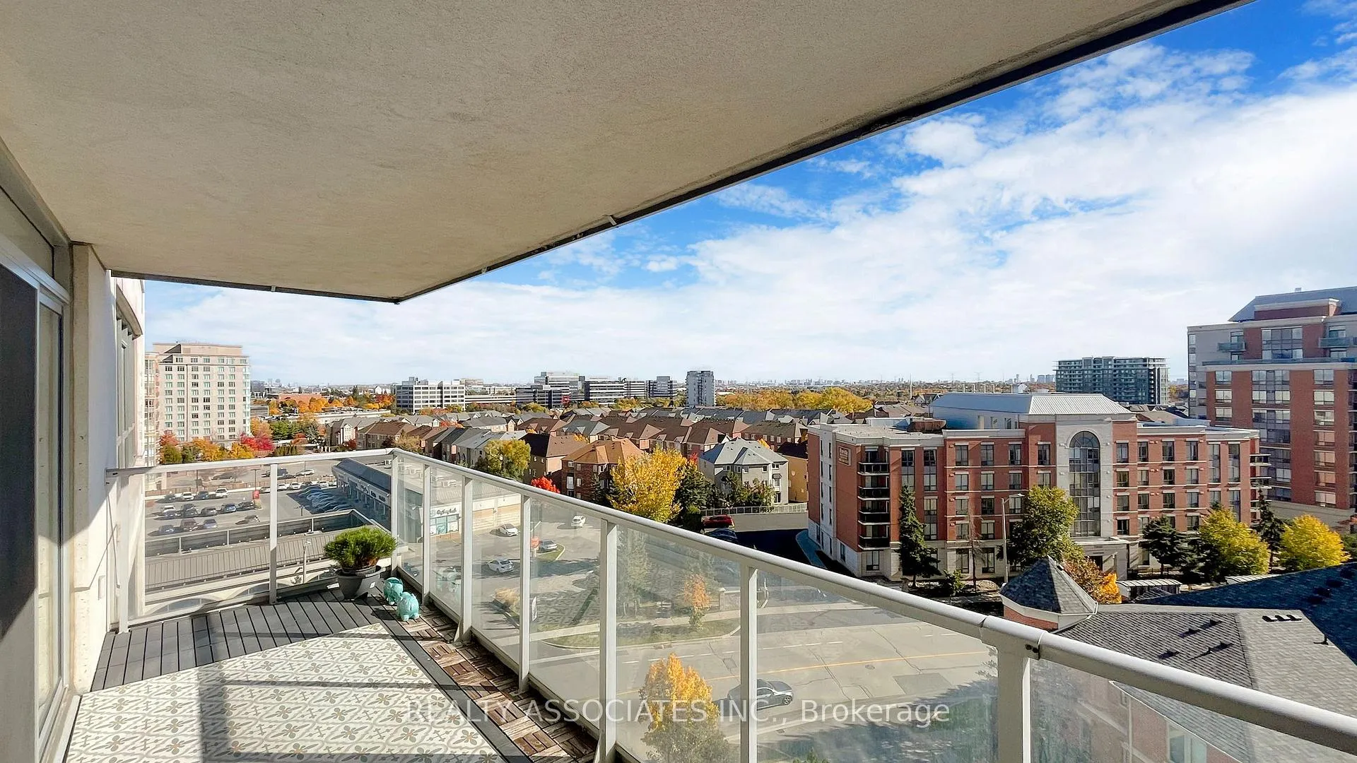 Photo 5 of Unit 906, 88 Times Avenue, Markham, Commerce Valley — HOMEH