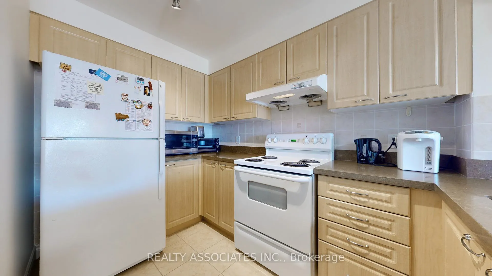 Photo 10 of Unit 906, 88 Times Avenue, Markham, Commerce Valley — HOMEH