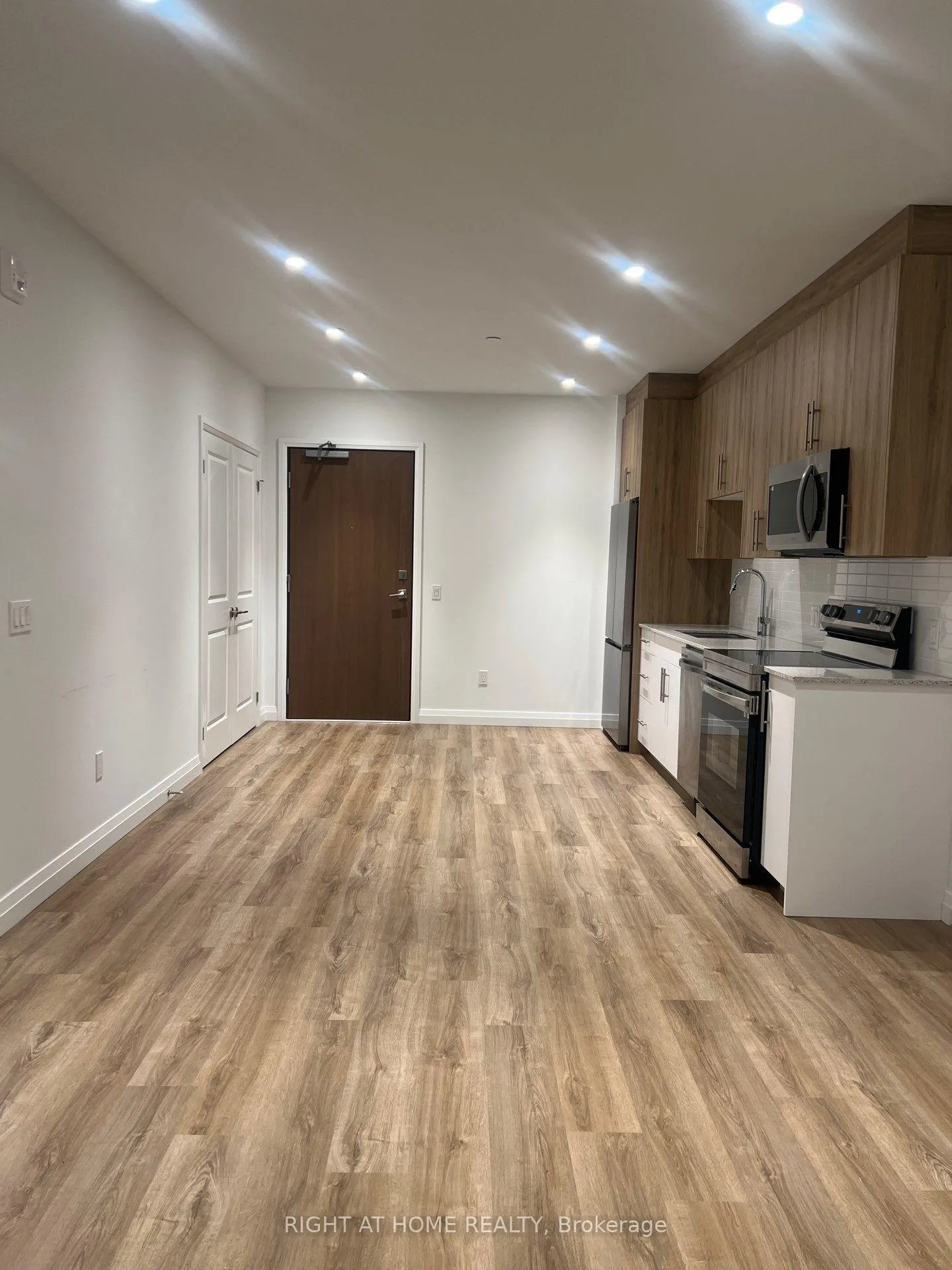 Photo 8 of Unit 414, 525 New Dundee Road, Kitchener — HOMEH