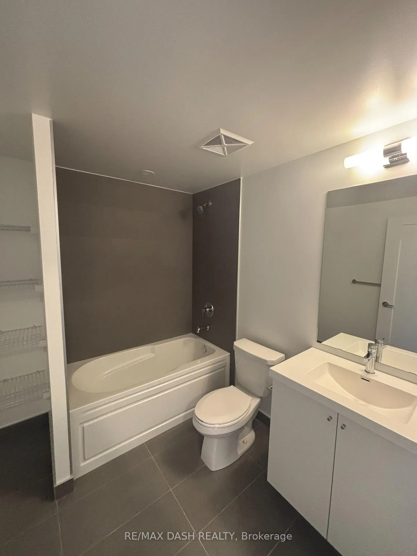 Photo 5 of Unit 433, 2545 Simcoe Street N, Oshawa, Windfields — HOMEH