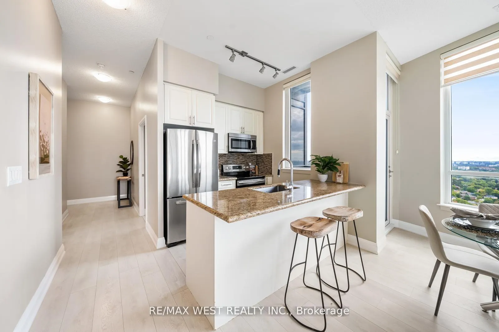 Photo 1 of Unit PH10, 7161 Yonge Street, Markham, Thornhill — HOMEH
