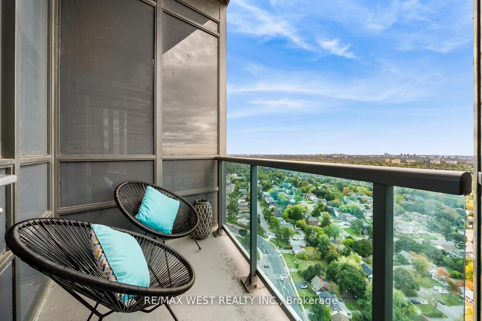Photo 23 of Unit PH10, 7161 Yonge Street, Markham, Thornhill — HOMEH