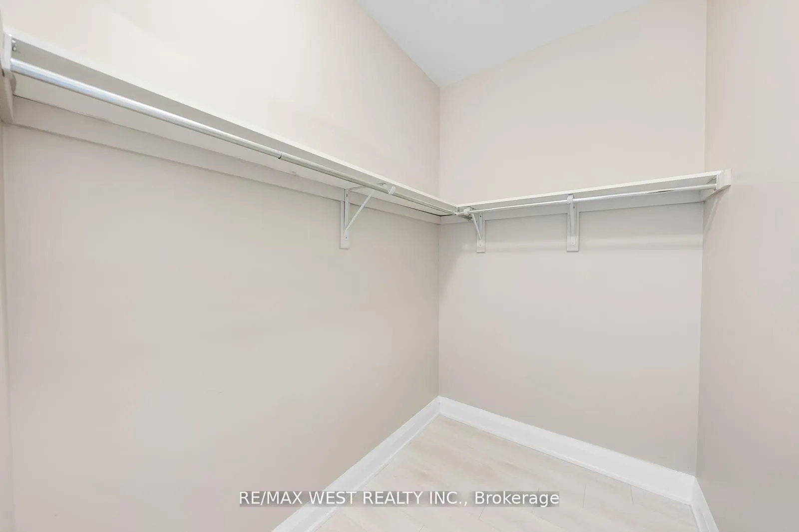 Photo 24 of Unit PH10, 7161 Yonge Street, Markham, Thornhill — HOMEH