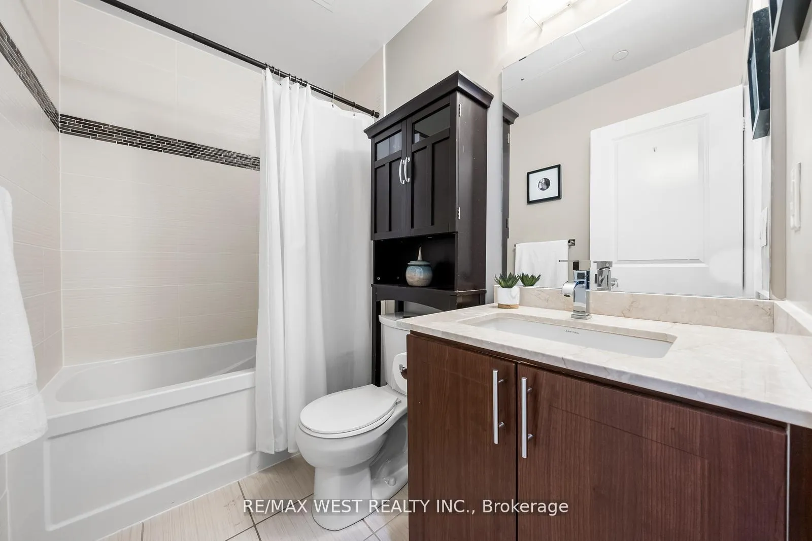 Photo 25 of Unit PH10, 7161 Yonge Street, Markham, Thornhill — HOMEH