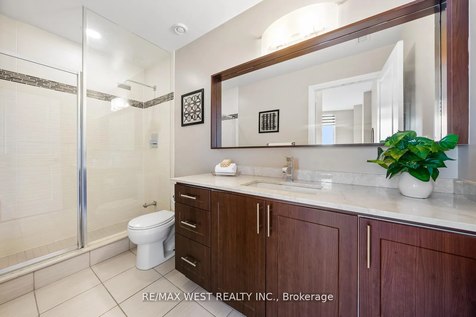 Photo 26 of Unit PH10, 7161 Yonge Street, Markham, Thornhill — HOMEH
