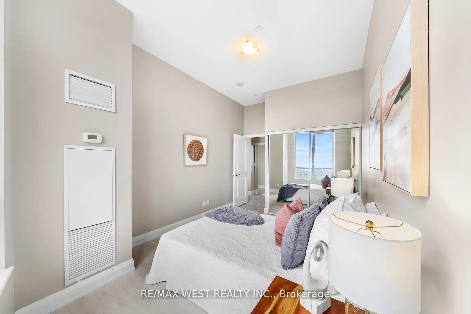 Photo 28 of Unit PH10, 7161 Yonge Street, Markham, Thornhill — HOMEH