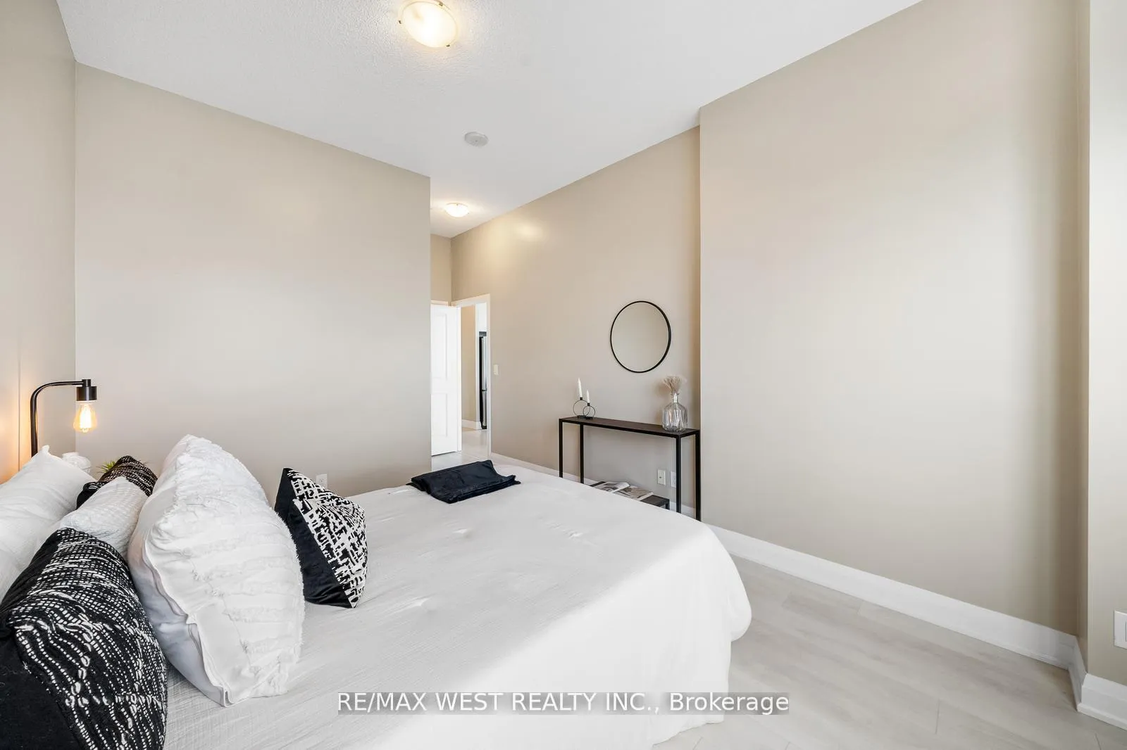 Photo 29 of Unit PH10, 7161 Yonge Street, Markham, Thornhill — HOMEH