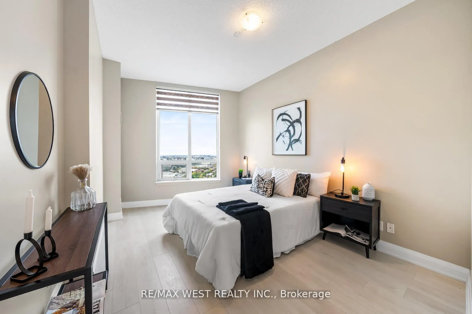 Photo 31 of Unit PH10, 7161 Yonge Street, Markham, Thornhill — HOMEH