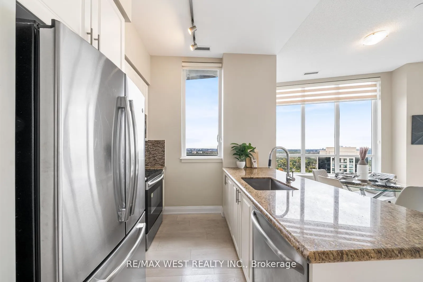 Photo 34 of Unit PH10, 7161 Yonge Street, Markham, Thornhill — HOMEH