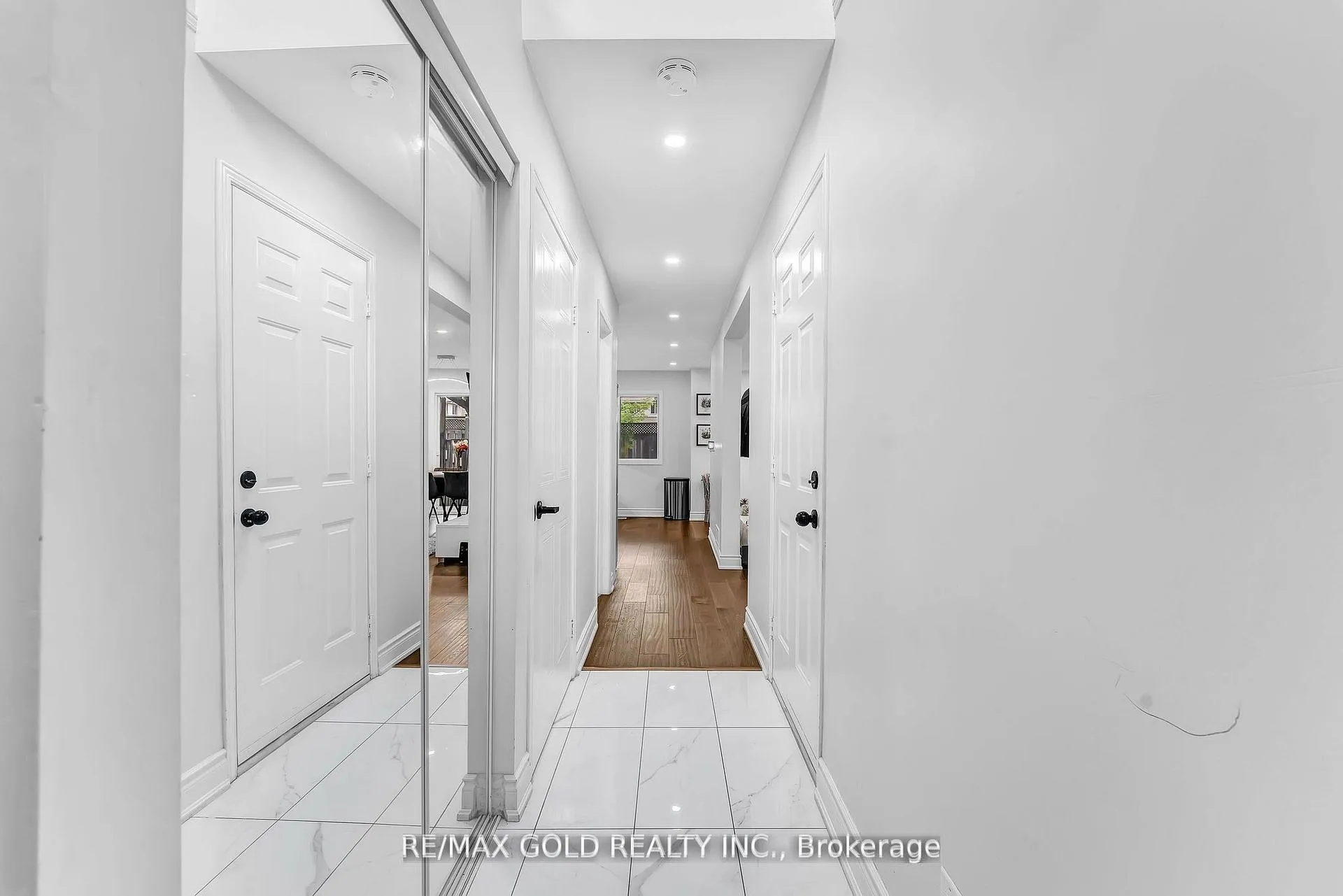 Photo 7 of Unit 34, 90 Mooregate Crescent, Kitchener — HOMEH