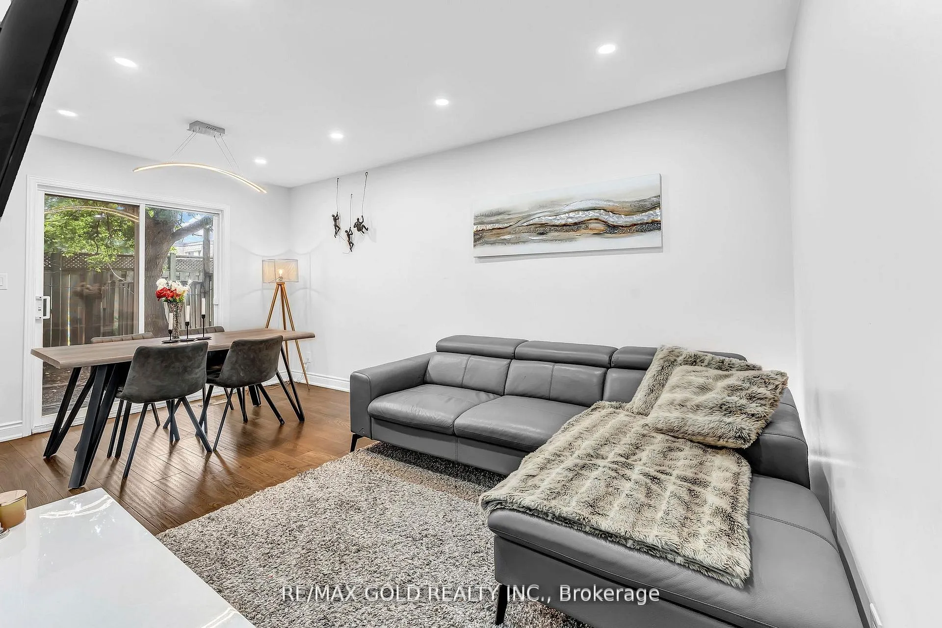 Photo 8 of Unit 34, 90 Mooregate Crescent, Kitchener — HOMEH