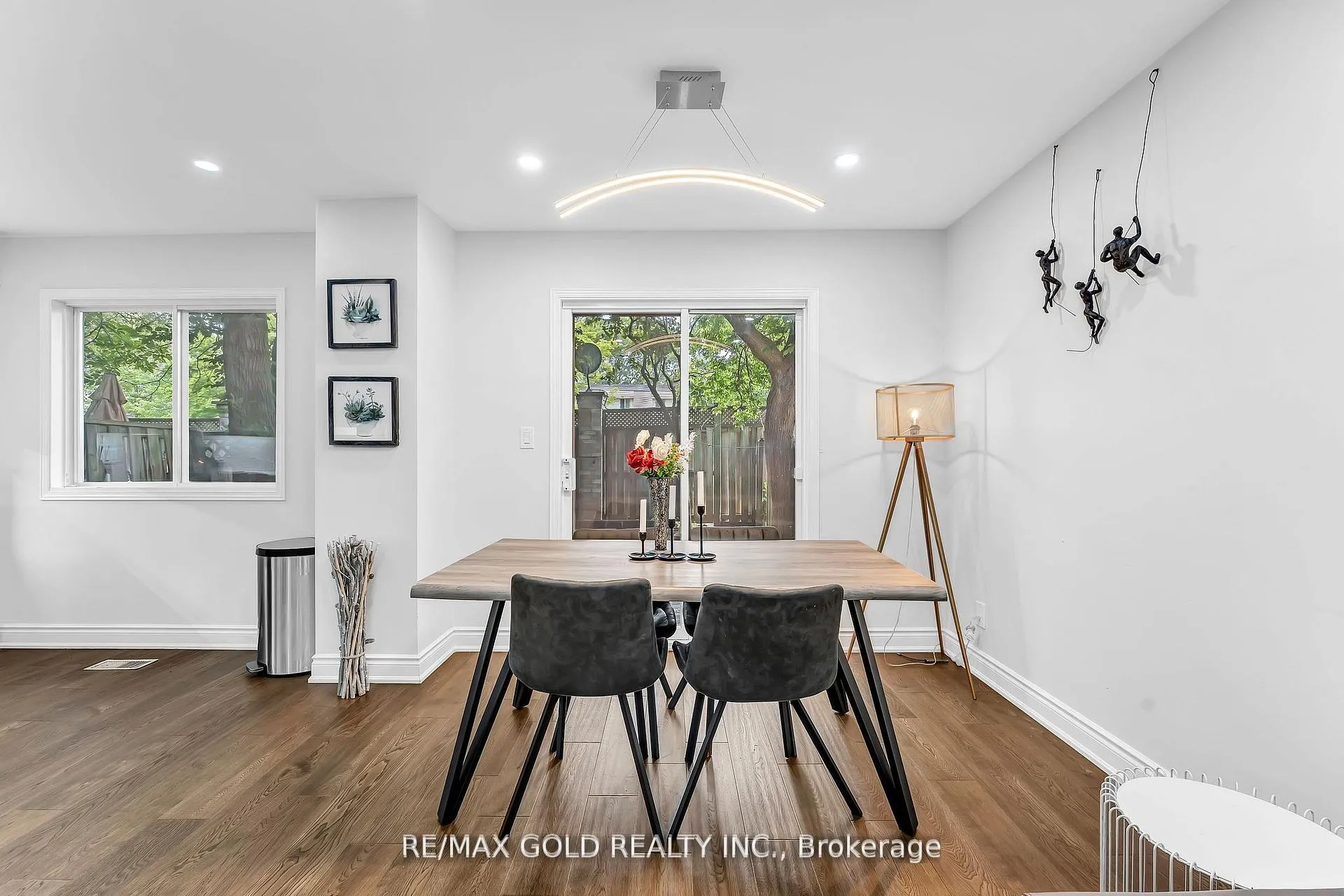 Photo 10 of Unit 34, 90 Mooregate Crescent, Kitchener — HOMEH