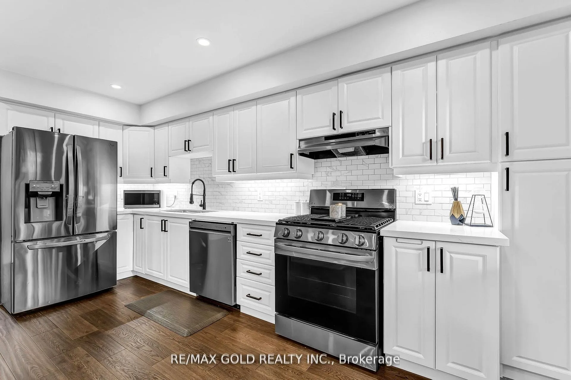 Photo 12 of Unit 34, 90 Mooregate Crescent, Kitchener — HOMEH