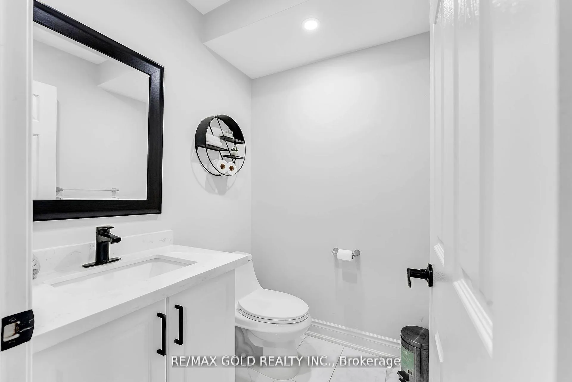 Photo 16 of Unit 34, 90 Mooregate Crescent, Kitchener — HOMEH