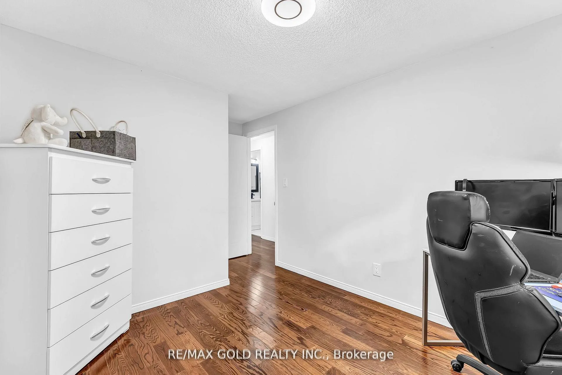 Photo 23 of Unit 34, 90 Mooregate Crescent, Kitchener — HOMEH