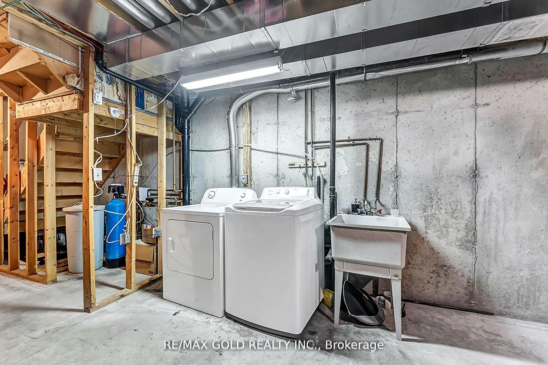 Photo 28 of Unit 34, 90 Mooregate Crescent, Kitchener — HOMEH