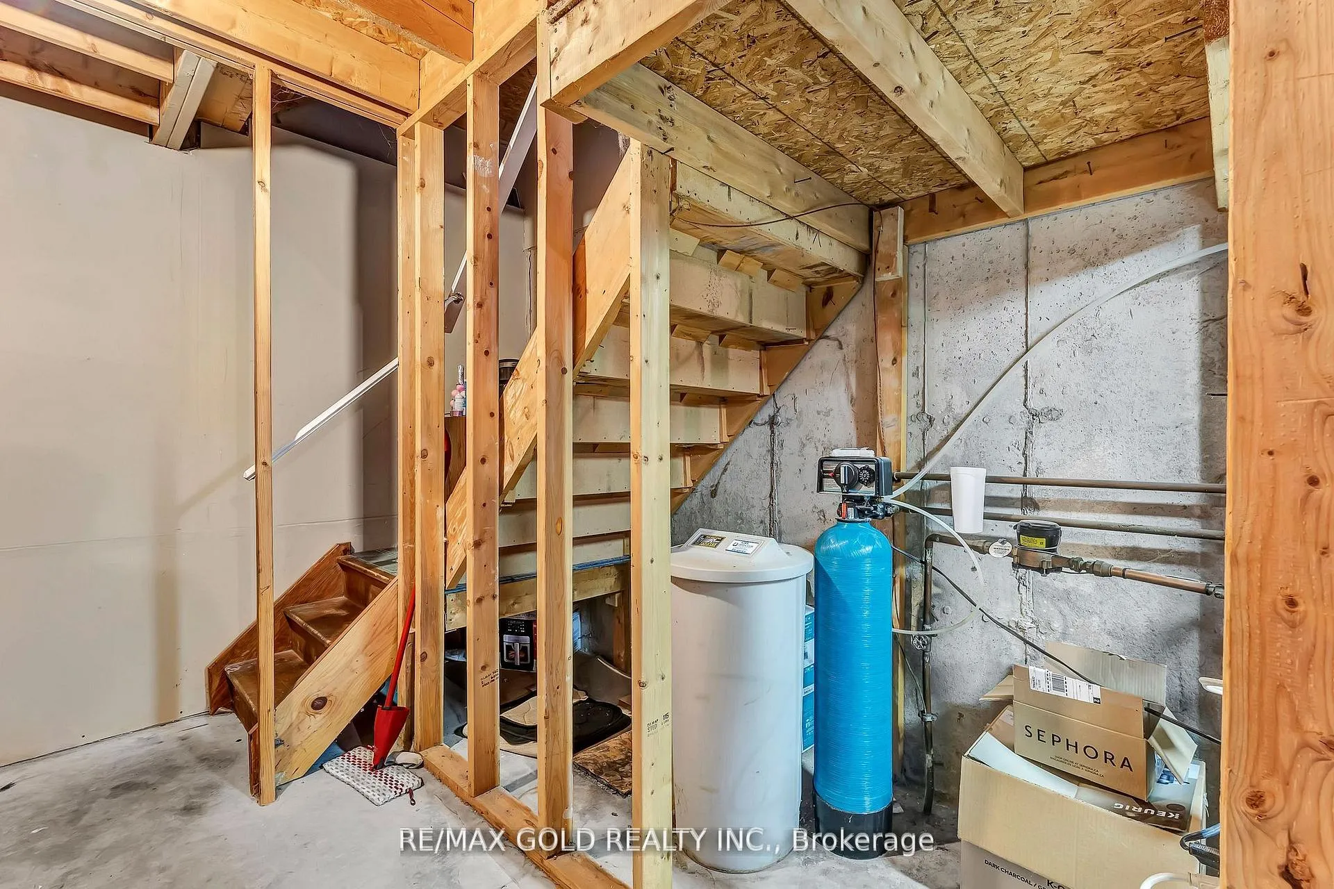 Photo 29 of Unit 34, 90 Mooregate Crescent, Kitchener — HOMEH