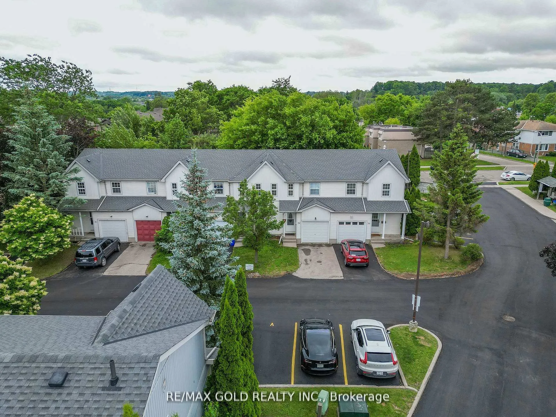 Photo 34 of Unit 34, 90 Mooregate Crescent, Kitchener — HOMEH