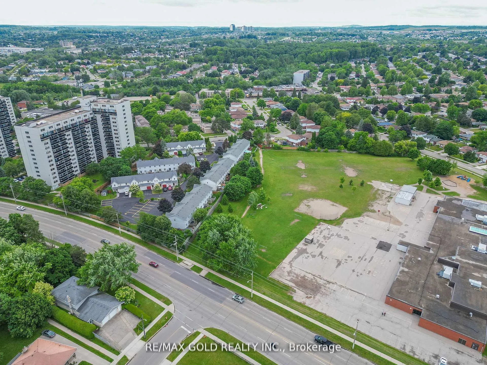 Photo 35 of Unit 34, 90 Mooregate Crescent, Kitchener — HOMEH