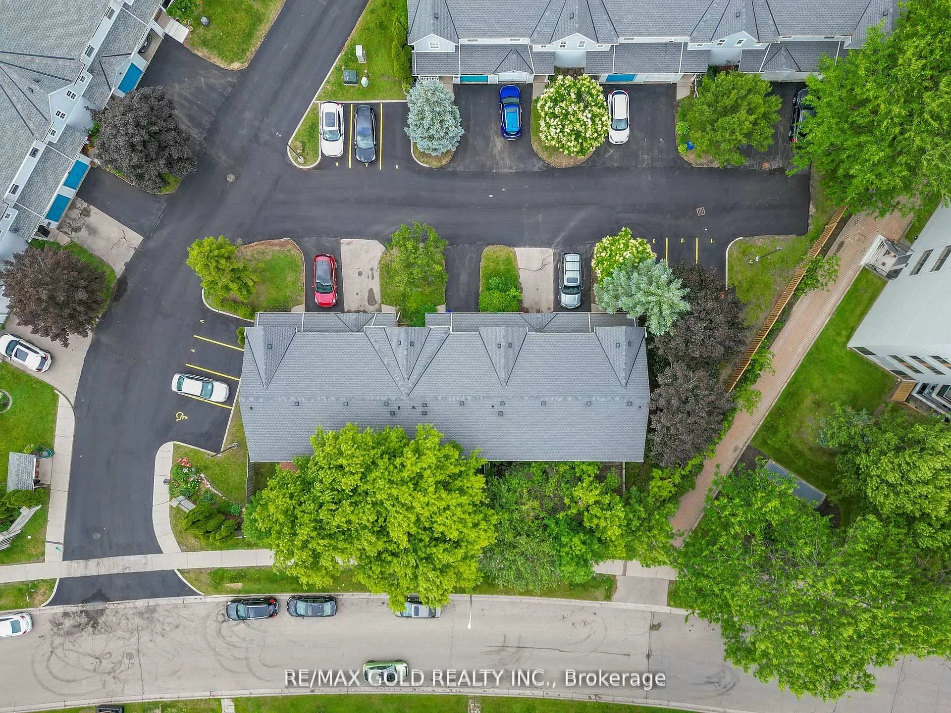 Photo 36 of Unit 34, 90 Mooregate Crescent, Kitchener — HOMEH
