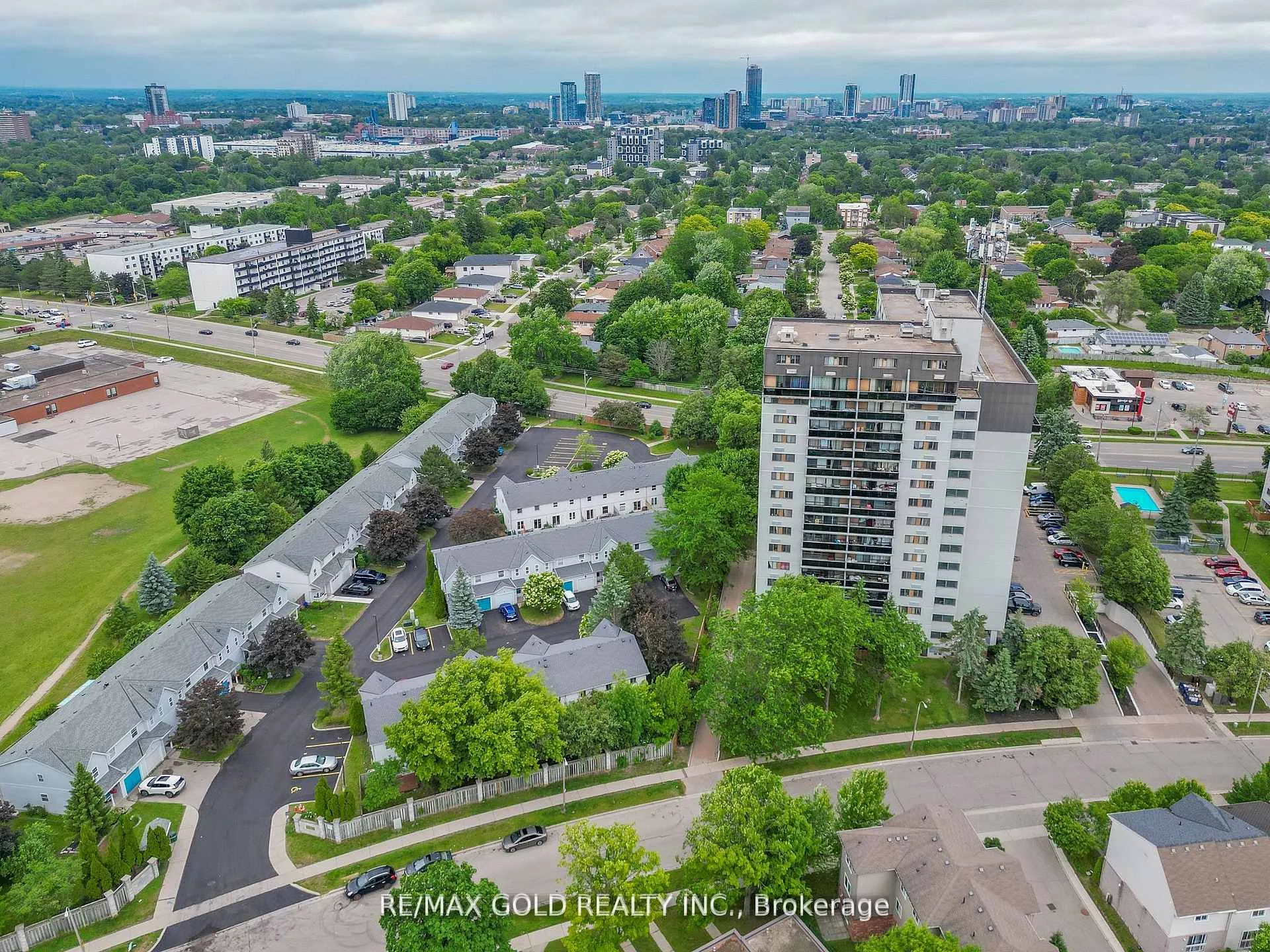 Photo 37 of Unit 34, 90 Mooregate Crescent, Kitchener — HOMEH