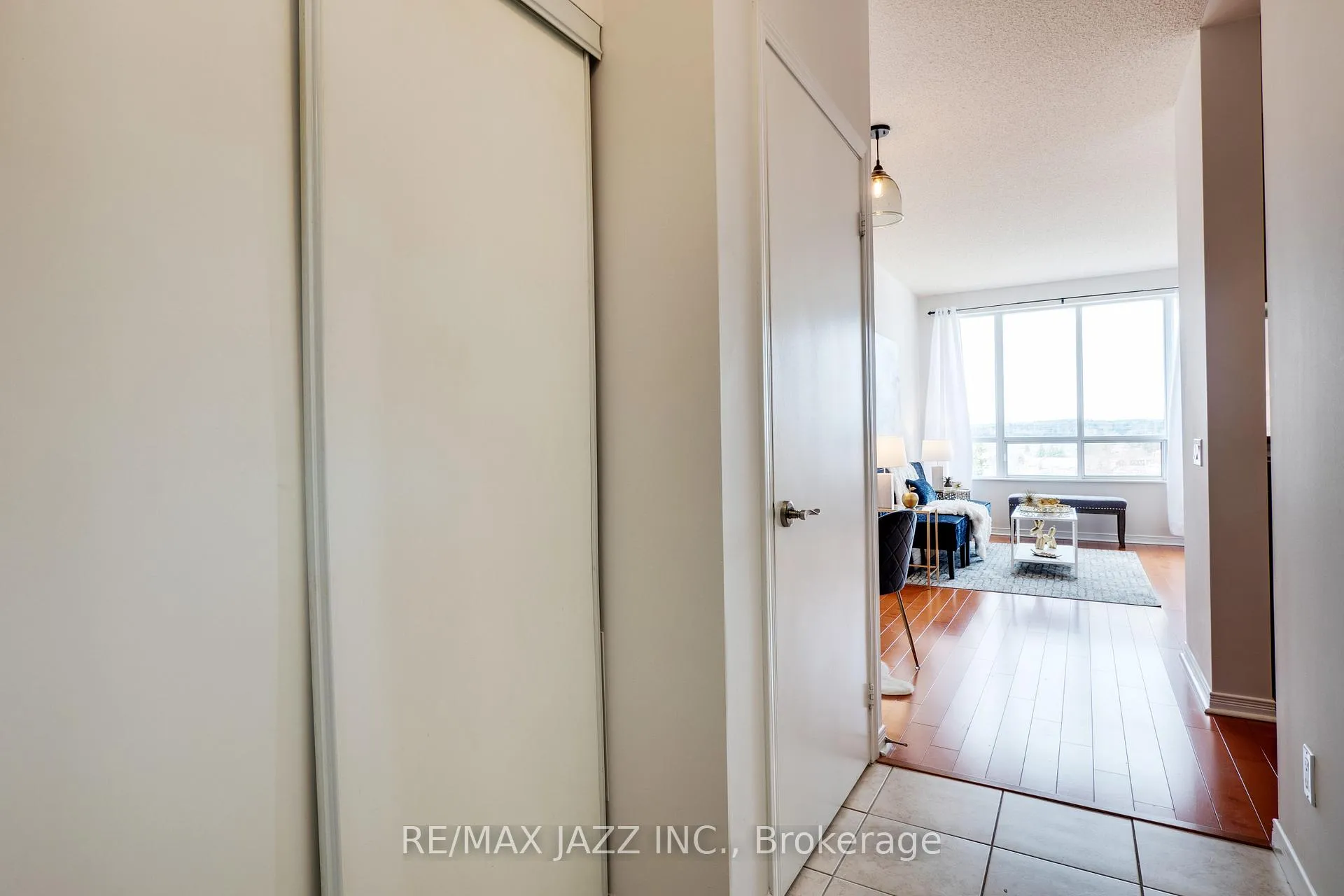 Photo 2 of Unit 1104, 1200 The Esplanade N, Pickering, Town Centre — HOMEH