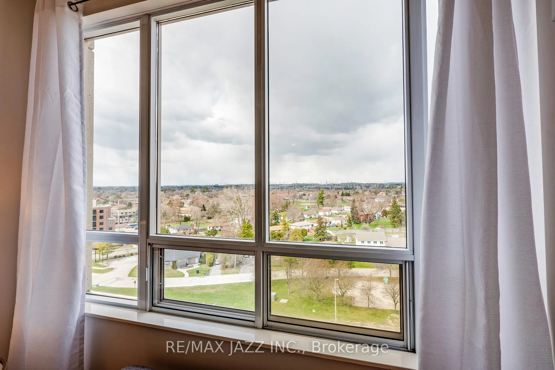 Photo 6 of Unit 1104, 1200 The Esplanade N, Pickering, Town Centre — HOMEH