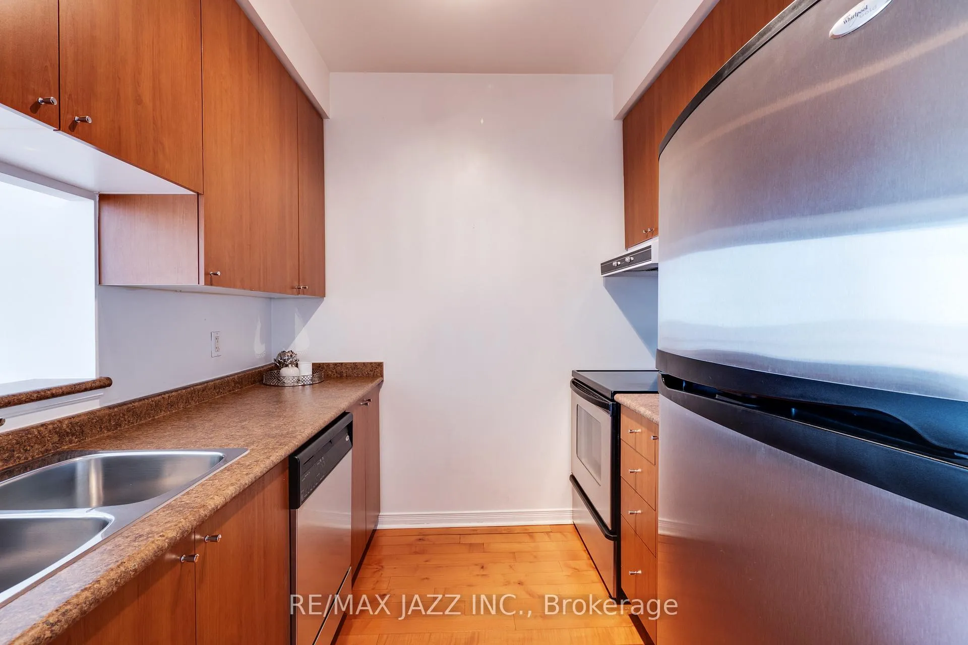 Photo 10 of Unit 1104, 1200 The Esplanade N, Pickering, Town Centre — HOMEH