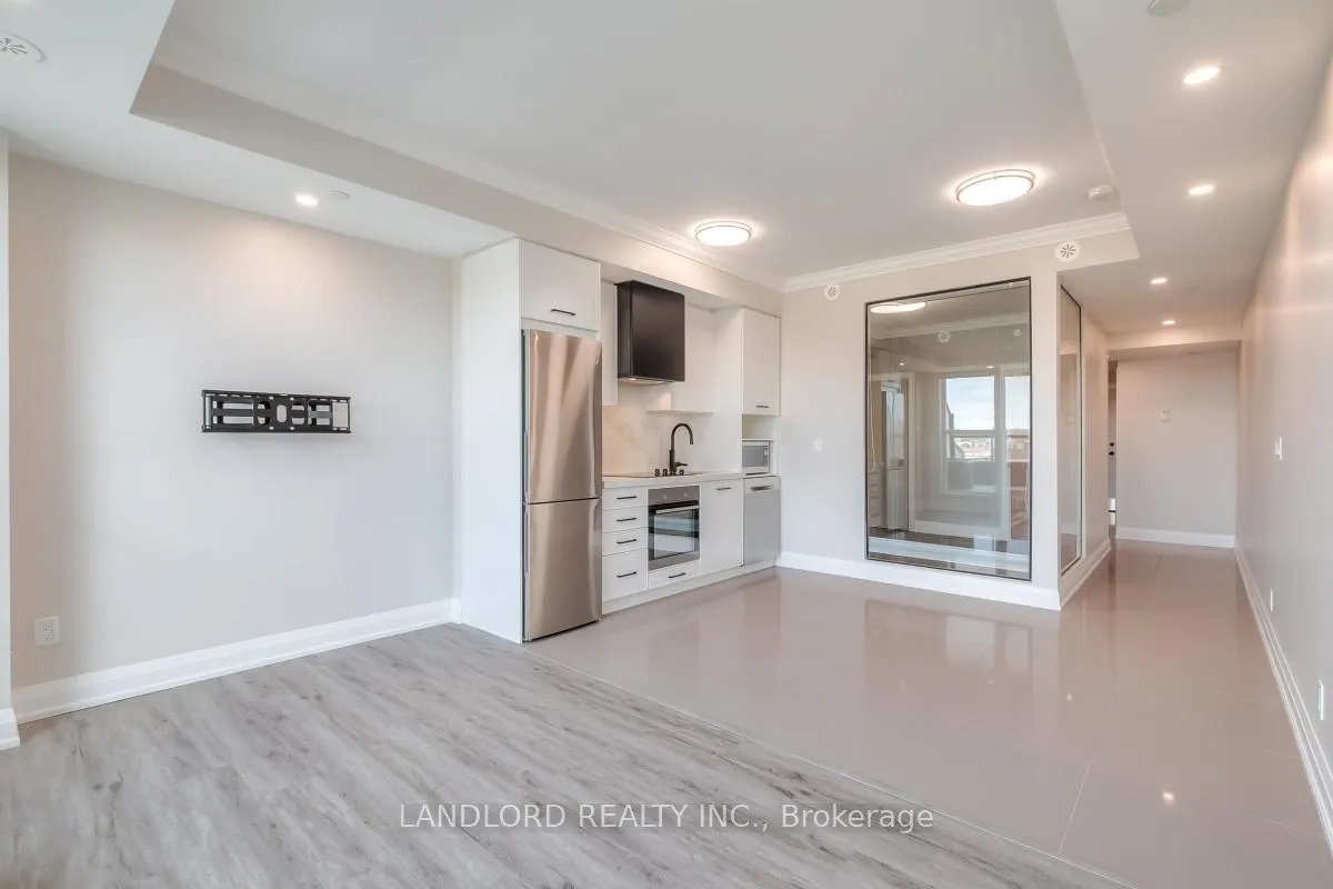 Photo 6 of Unit 502, 899 Queen Street E, Toronto, South Riverdale — HOMEH