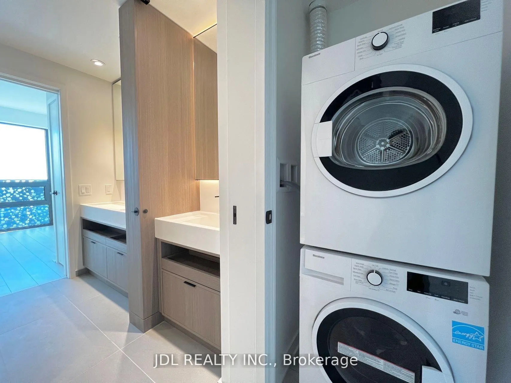 Photo 16 of Unit 4201, 55 Charles Street E, Toronto, Church-Yonge Corridor — HOMEH