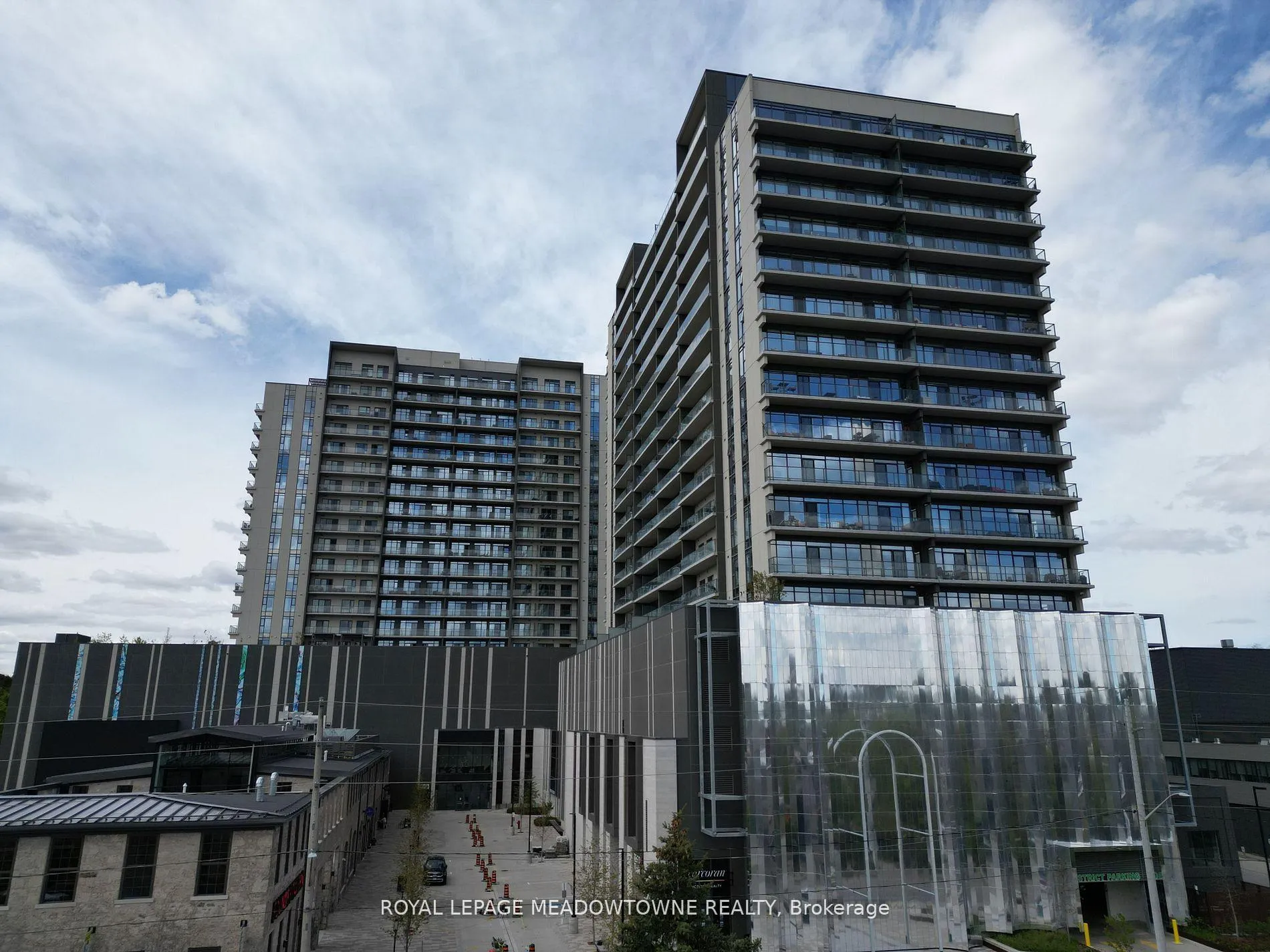 Photo 2 of Unit 1602, 15 Glebe Street N, Cambridge, St. Andrews Estates — HOMEH