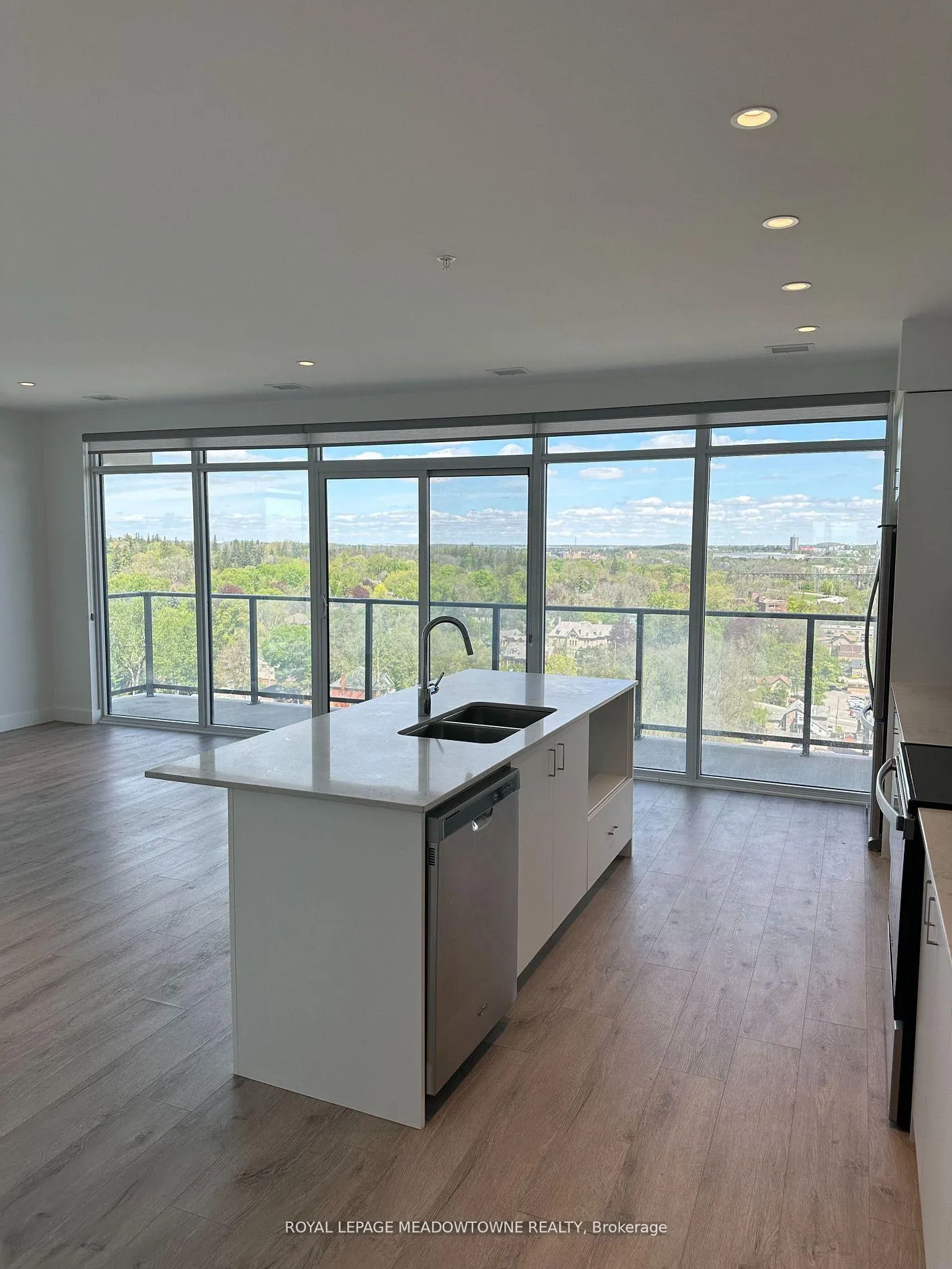 Photo 13 of Unit 1602, 15 Glebe Street N, Cambridge, St. Andrews Estates — HOMEH