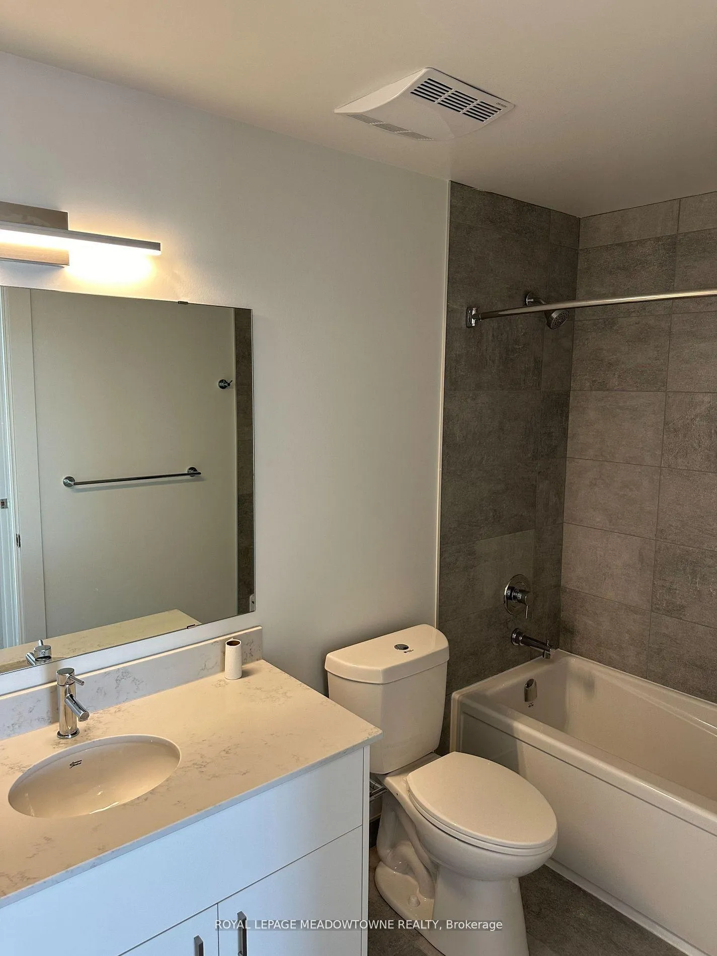 Photo 15 of Unit 1602, 15 Glebe Street N, Cambridge, St. Andrews Estates — HOMEH