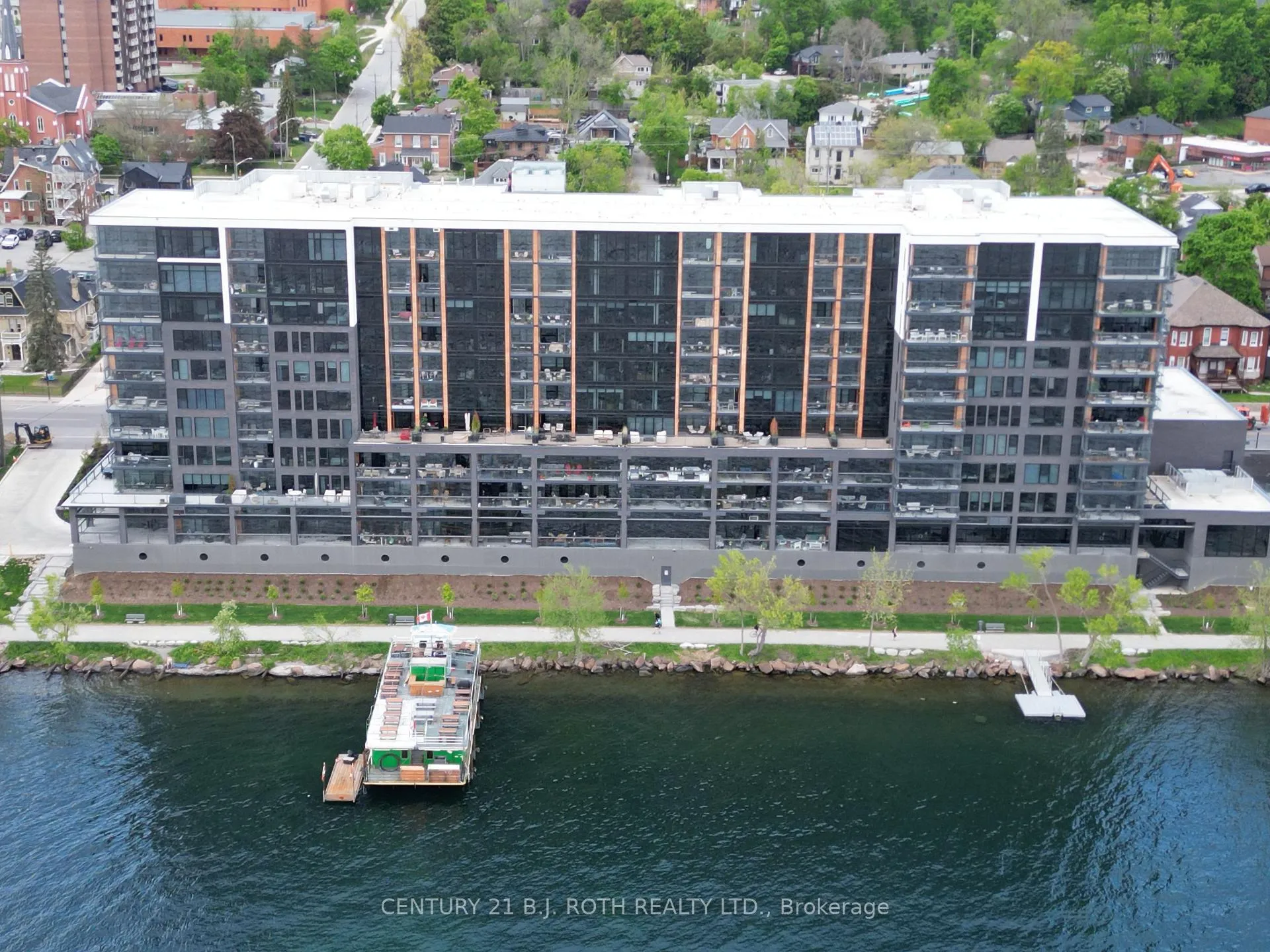 Front of Unit 301, 185 Dunlop Street E