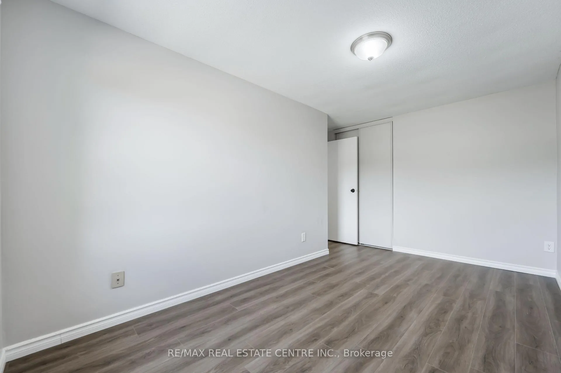 Photo 19 of Unit 57, 1115 Paramount Drive, Hamilton, Stoney Creek — HOMEH