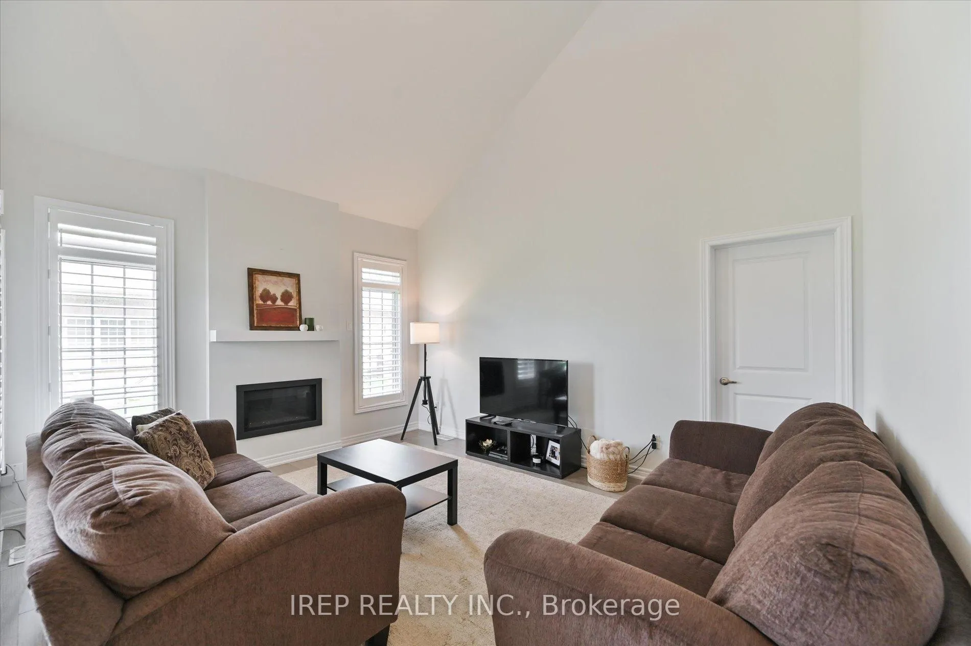 Photo 12 of 45 Overlea Drive, Brampton, Sandringham-Wellington — HOMEH