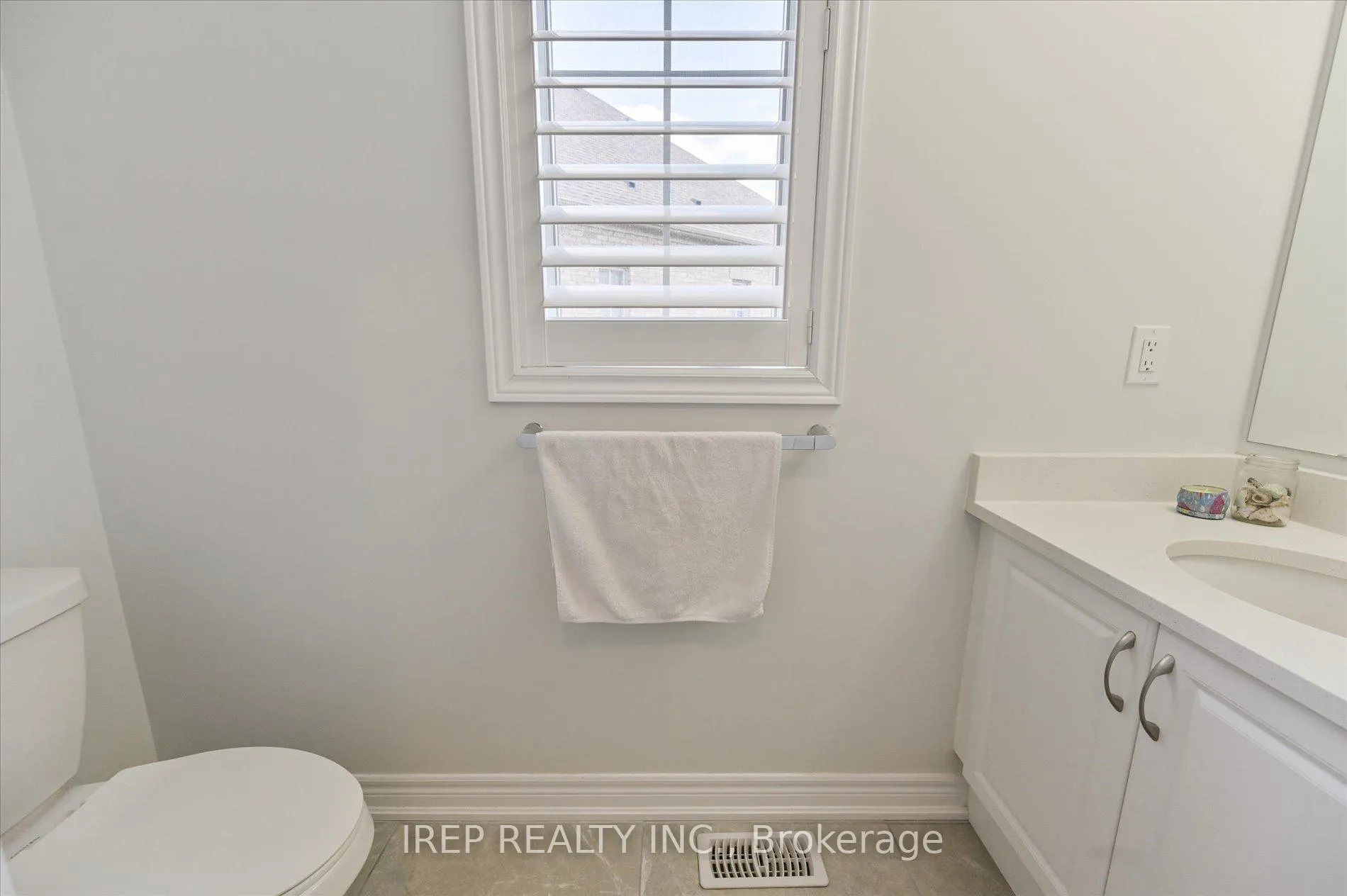Photo 19 of 45 Overlea Drive, Brampton, Sandringham-Wellington — HOMEH