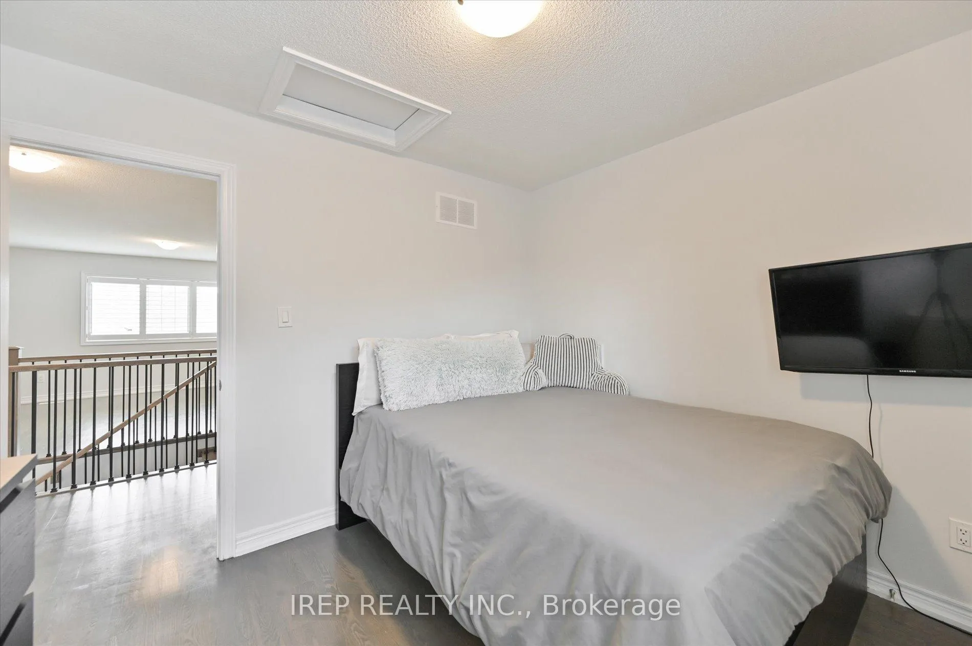 Photo 23 of 45 Overlea Drive, Brampton, Sandringham-Wellington — HOMEH