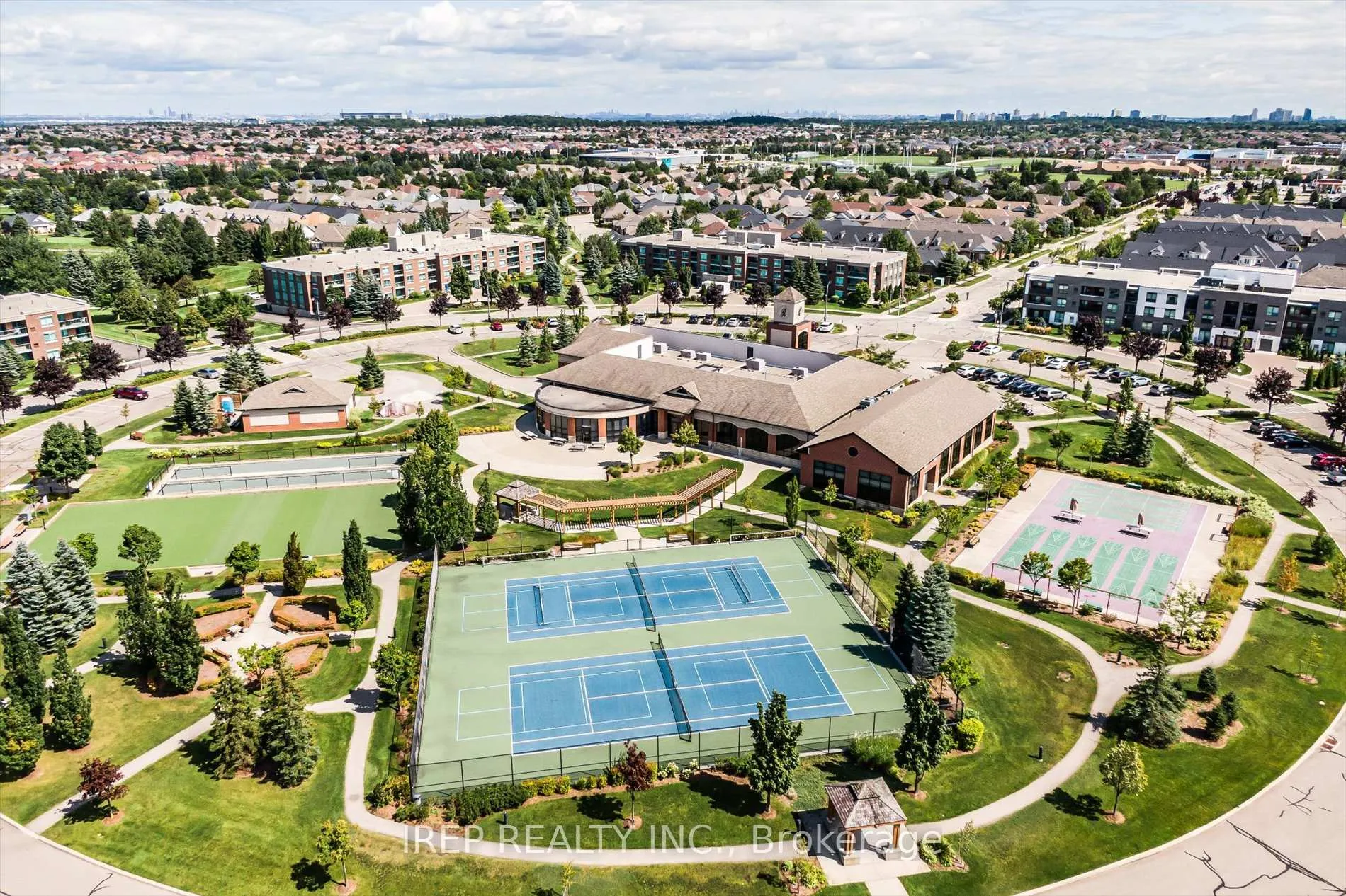 Photo 31 of 45 Overlea Drive, Brampton, Sandringham-Wellington — HOMEH