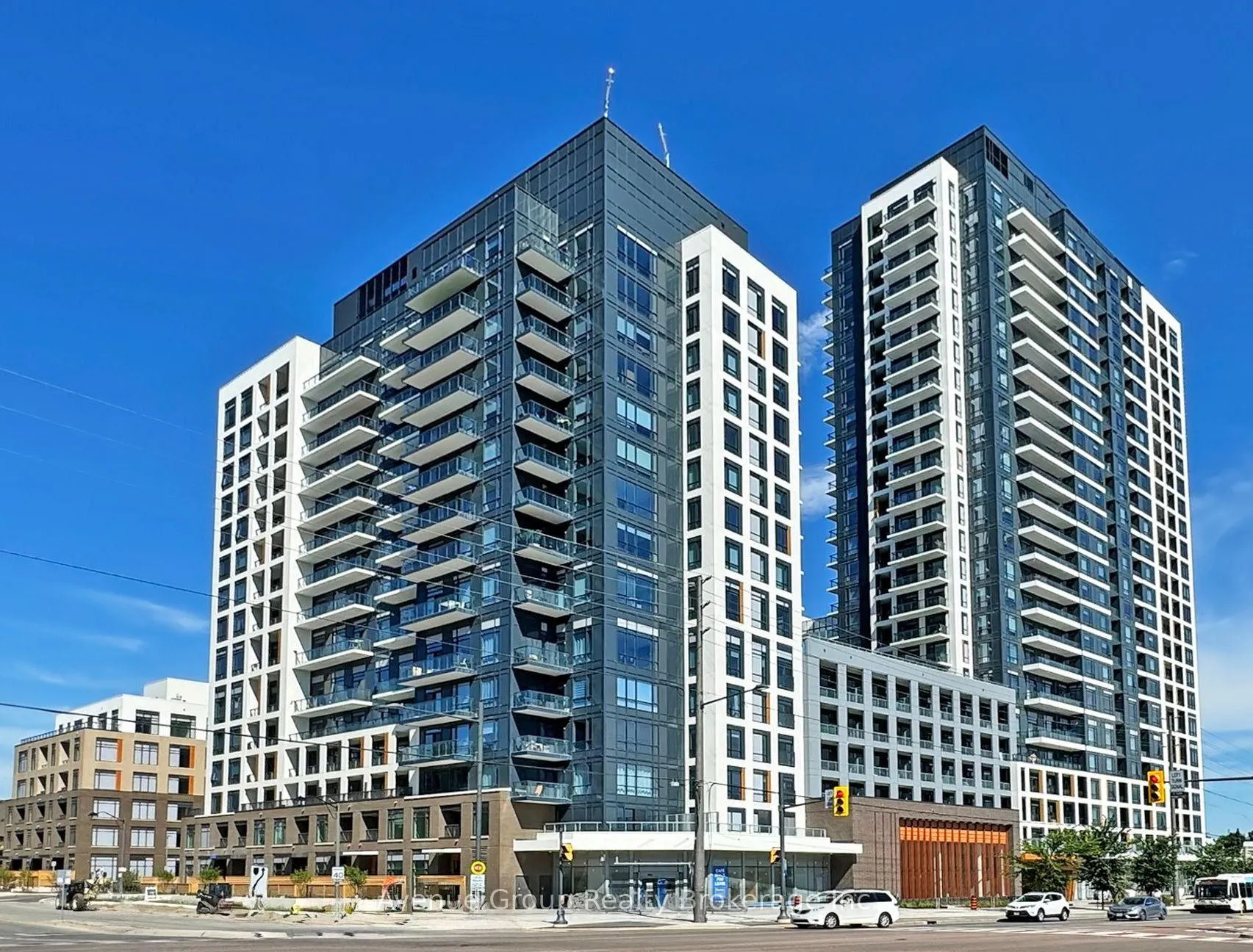 Front of Unit B-1510, 7950 Bathurst Street