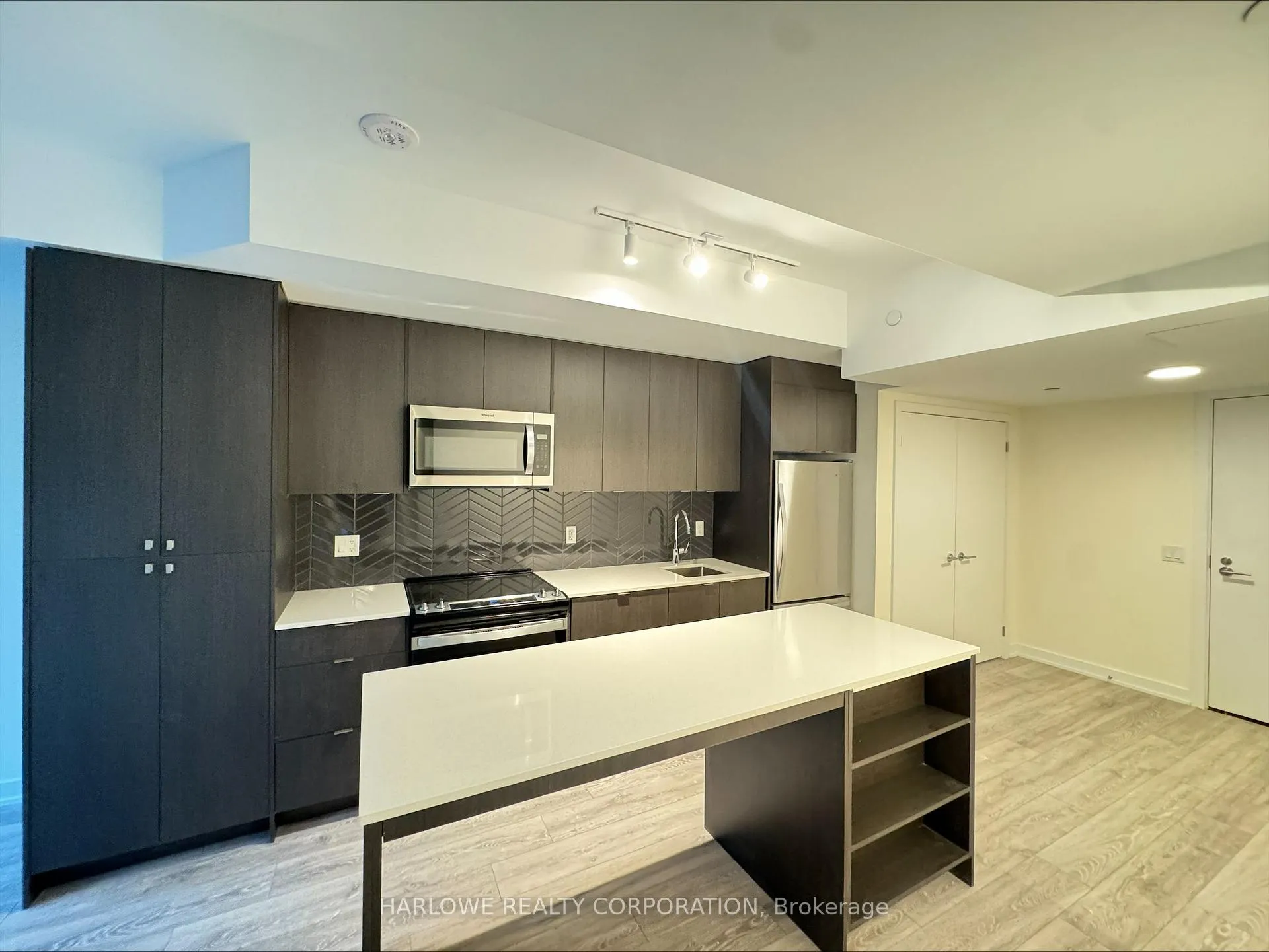 Front of Unit 437 D, 1614 Charles Street