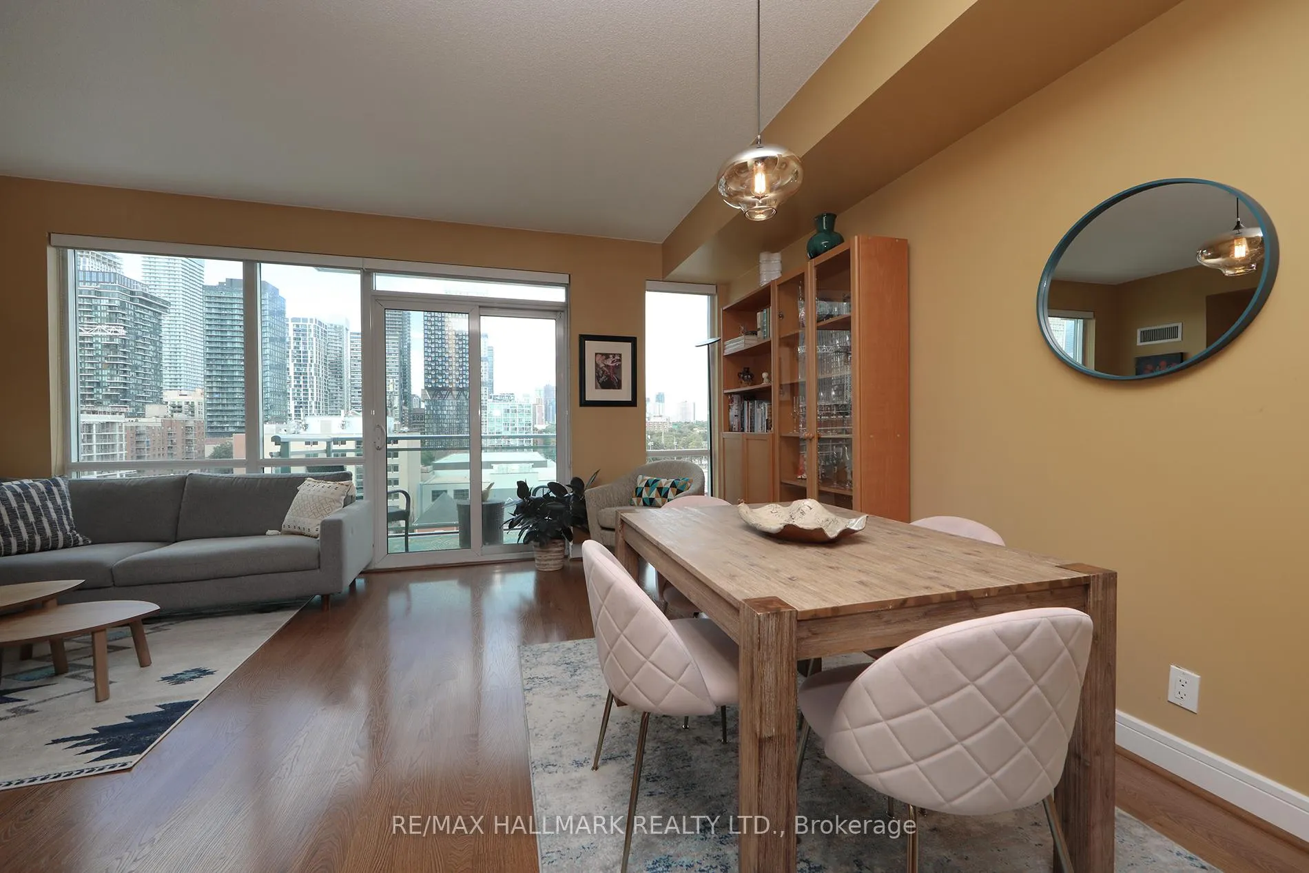 Photo 5 of Unit N904, 116 George Street, Toronto, Moss Park — HOMEH