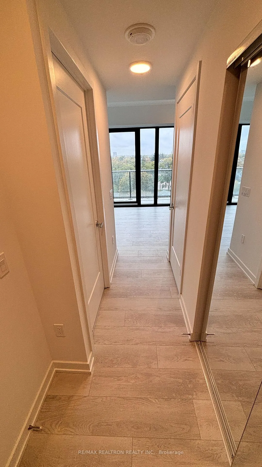 Photo 2 of Unit 819, 801 The Queensway, Etobicoke, Stonegate-Queensway — HOMEH