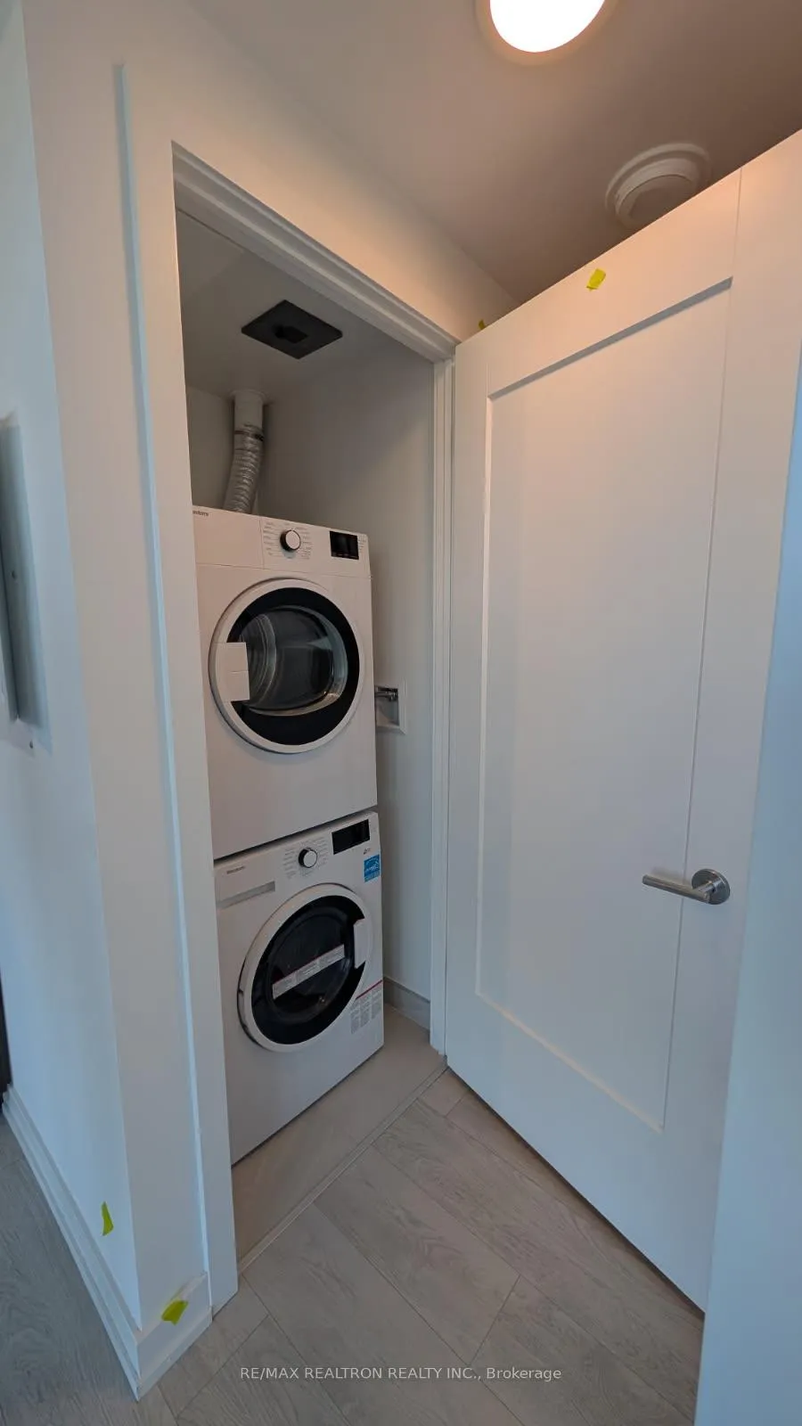 Photo 5 of Unit 819, 801 The Queensway, Etobicoke, Stonegate-Queensway — HOMEH