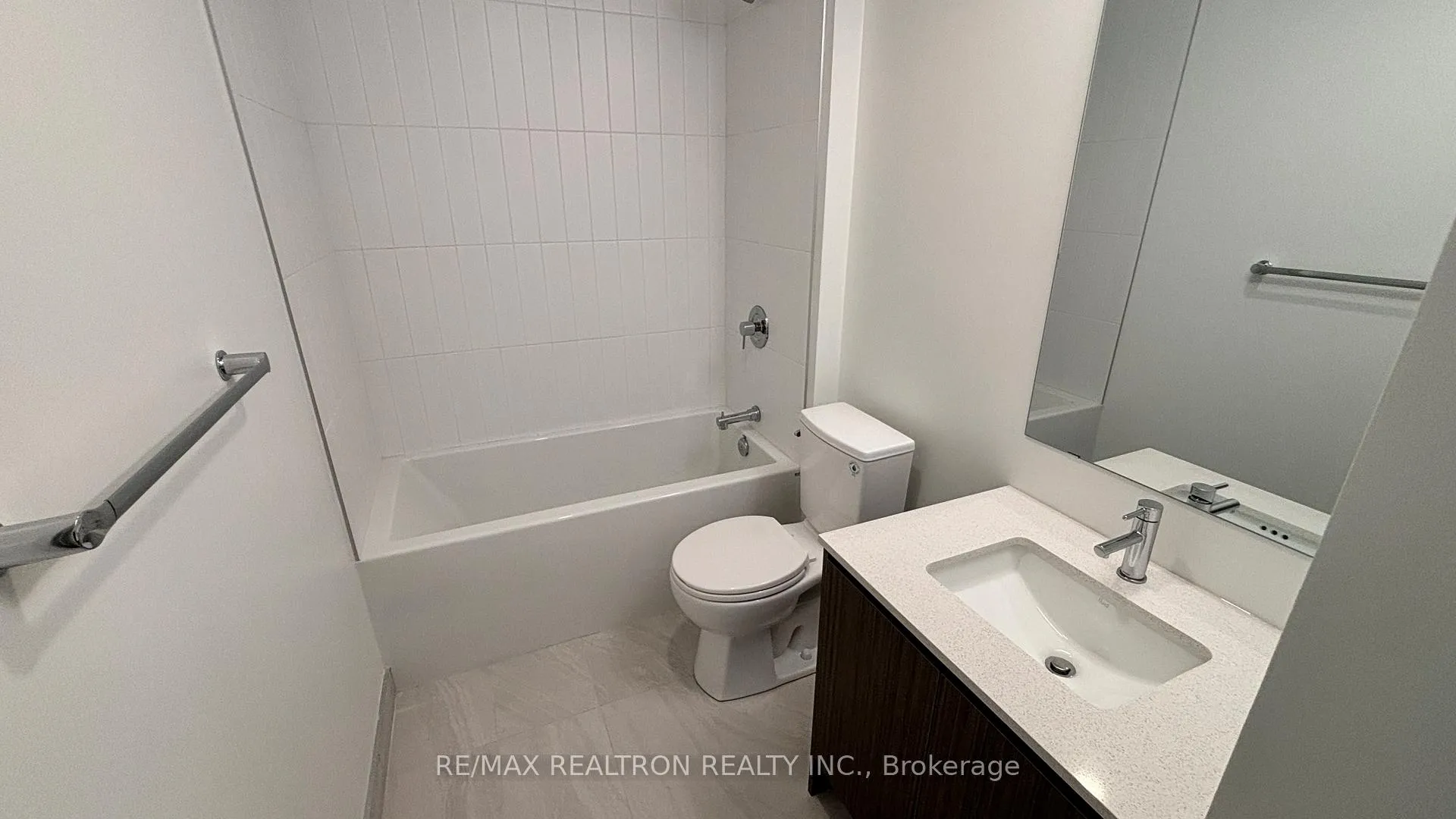 Photo 7 of Unit 819, 801 The Queensway, Etobicoke, Stonegate-Queensway — HOMEH