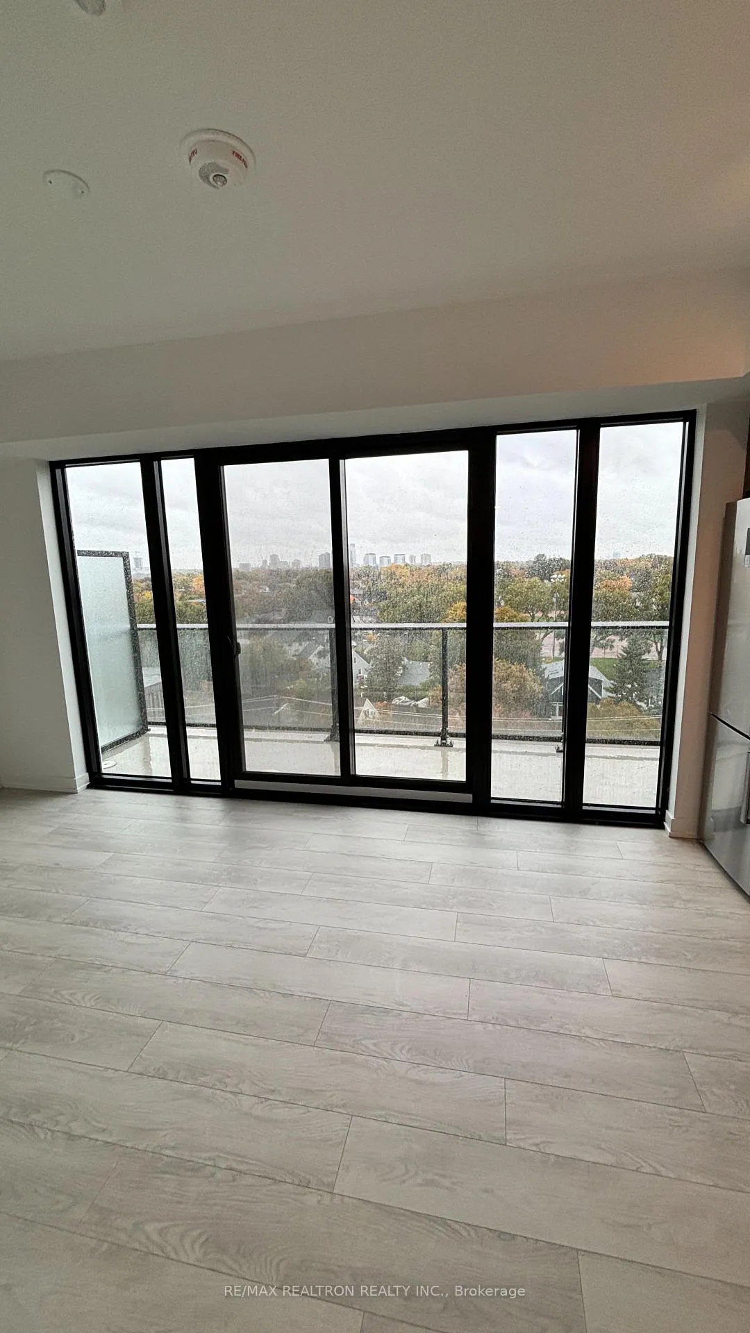 Photo 11 of Unit 819, 801 The Queensway, Etobicoke, Stonegate-Queensway — HOMEH