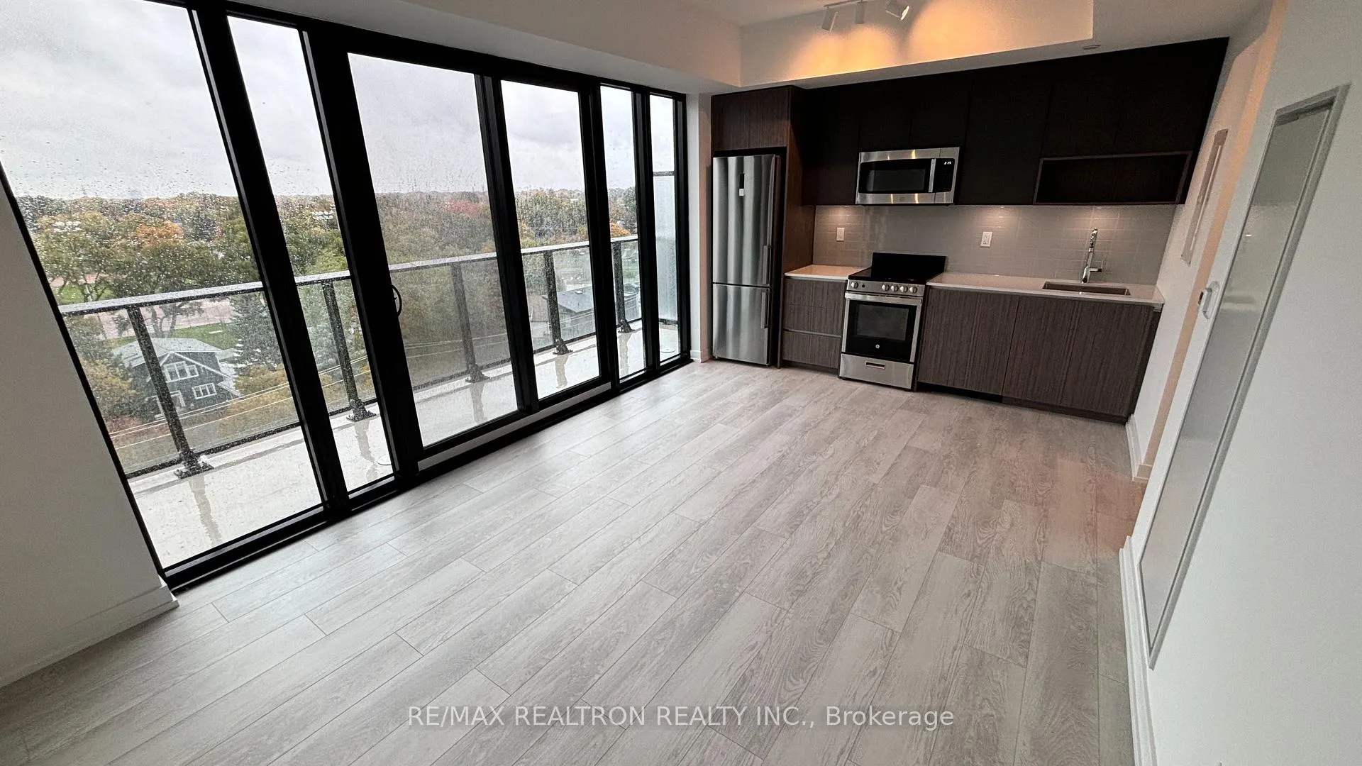 Photo 12 of Unit 819, 801 The Queensway, Etobicoke, Stonegate-Queensway — HOMEH
