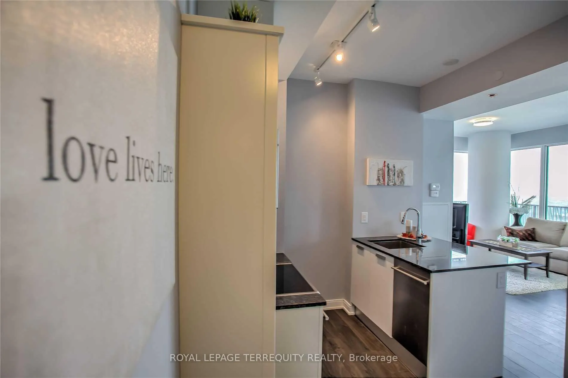 Photo 5 of Unit 4508, 42 Charles Street E, Toronto, Church-Yonge Corridor — HOMEH