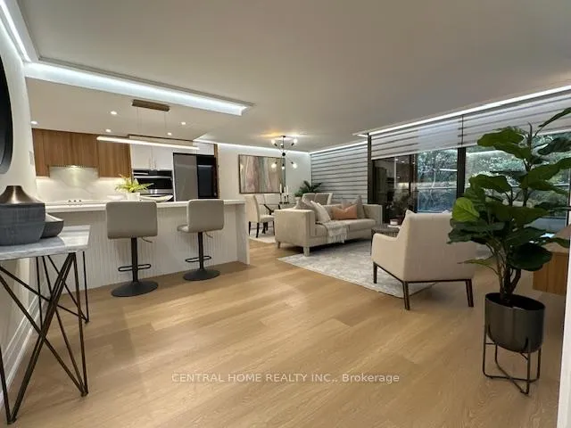 Front of Unit 807, 3900 Yonge Street